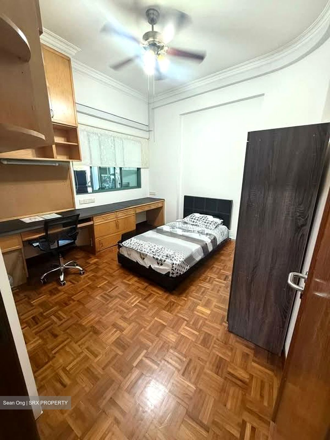 Gold Coast Condo (D5), Condominium #558605031